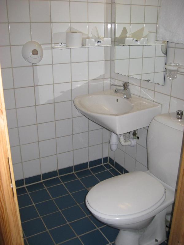 Single Room Economy - side building image 2