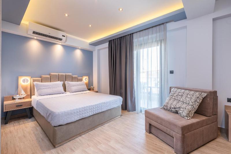 Comfort Triple Room with Shower image 4
