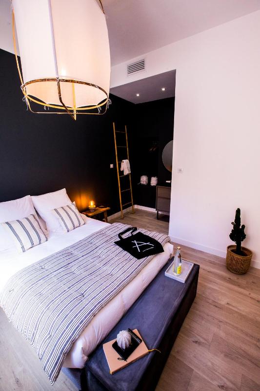 Double Room with Private Bathroom image 2