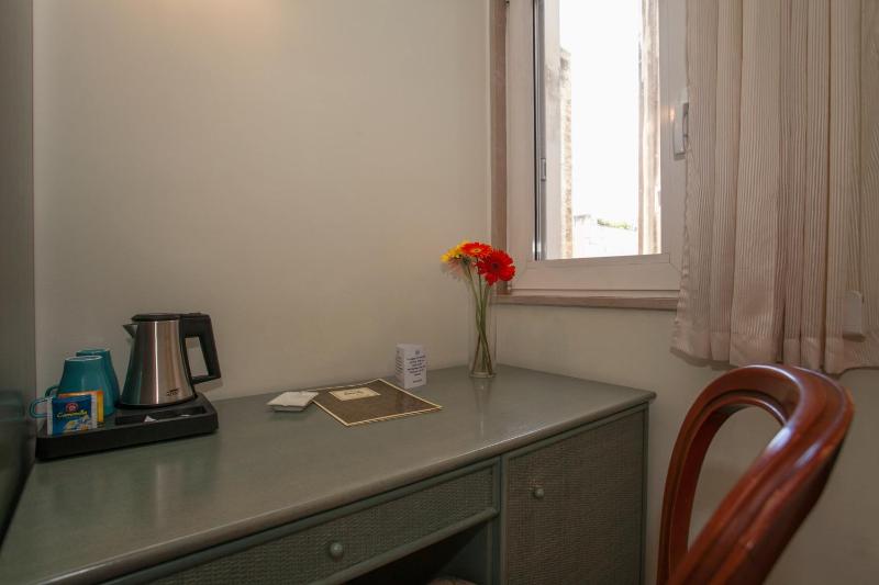 Economy Double Room image 2