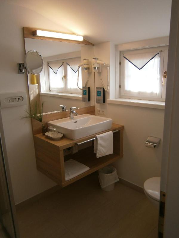 Small Single Room image 1