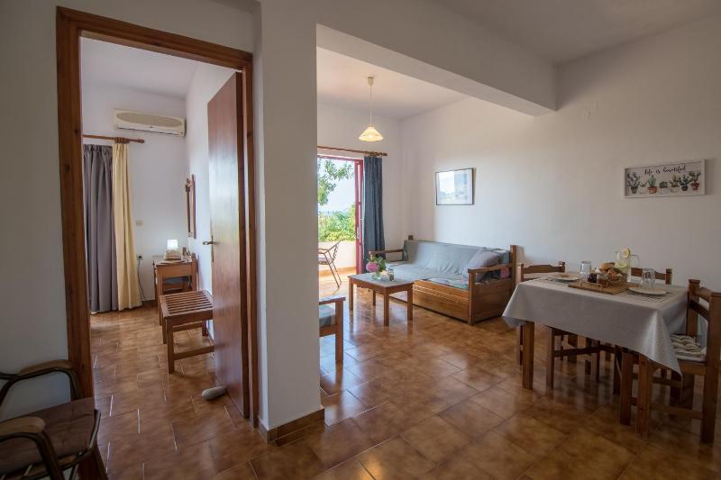 Quadruple Room with Sea View image 3