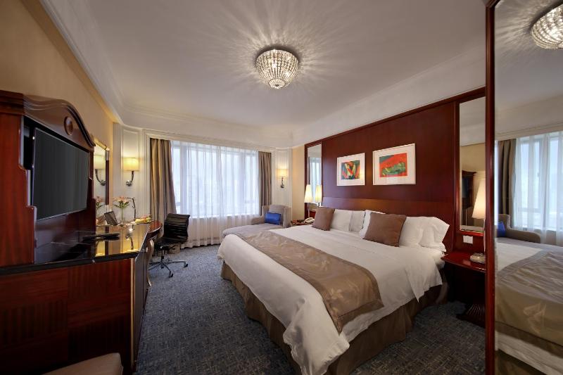 Royal Premier King Room with 2 Breakfasts, 2 afternoon tea and Lounge Benefits image 1