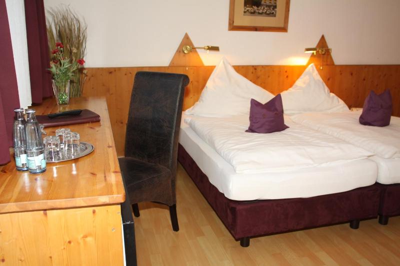 Double Room image 4