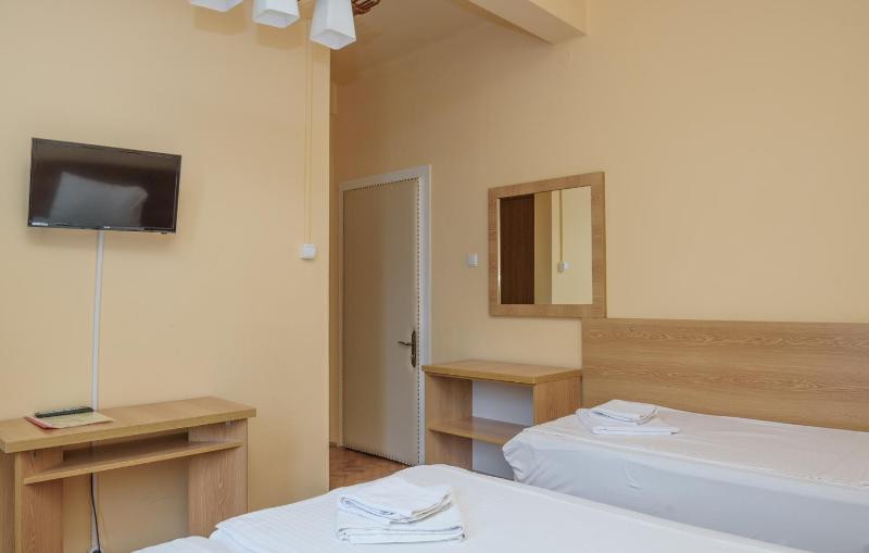 Triple Room image 3