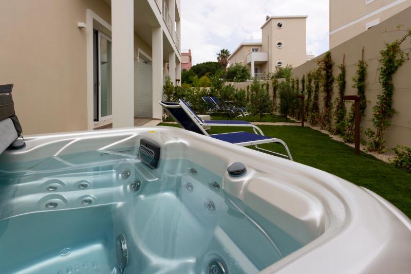 Junior Suite with Hot Tub image 1