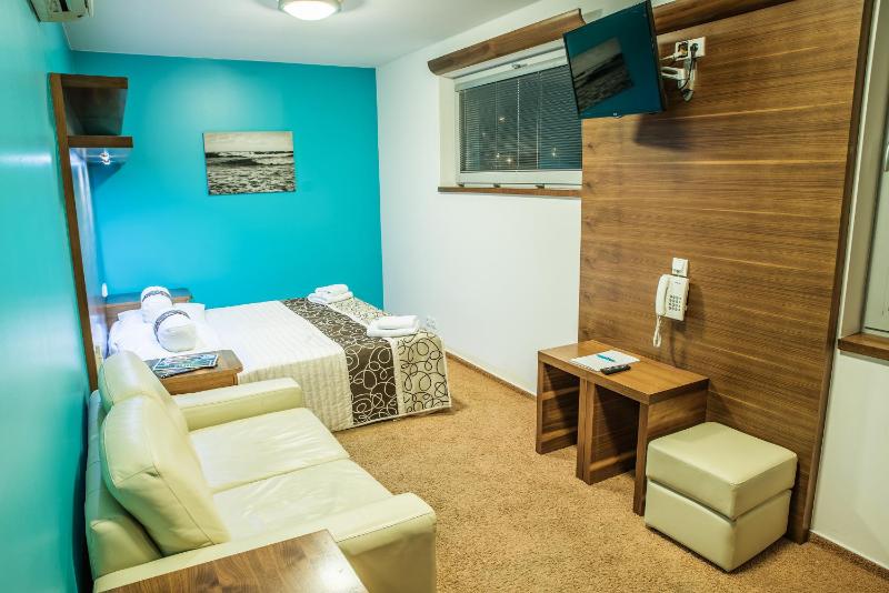 Officer's Cabin - Deluxe Double or Twin Room image 3