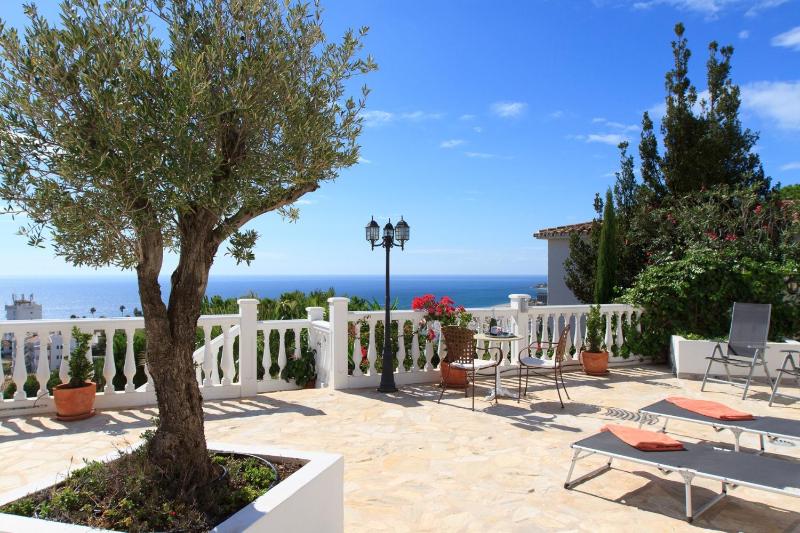 Villa with Sea View image 3