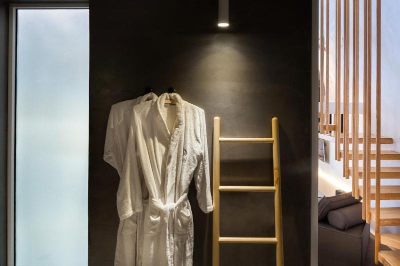 U Villa with Sea View and Heated Tub  image 4