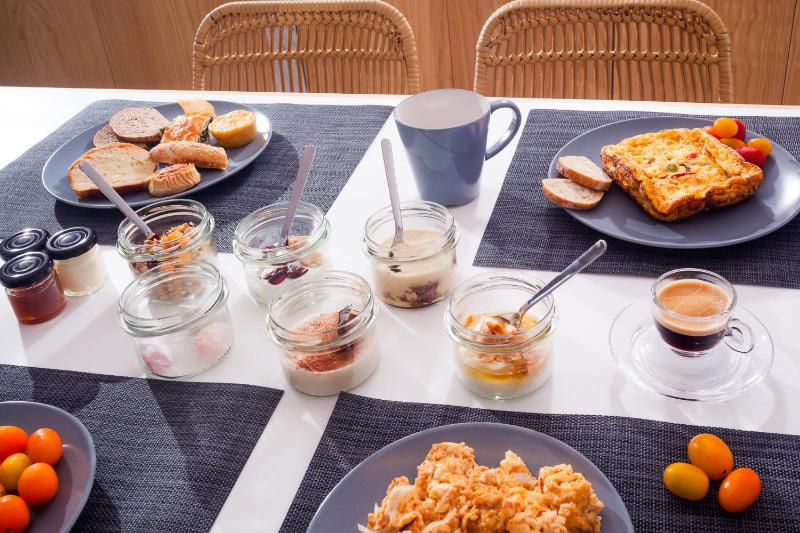 L Villa with Sea View and Heated Tub  image 2