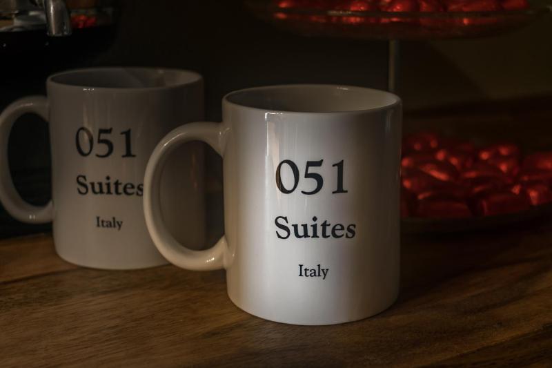 051 Boutique - image 5