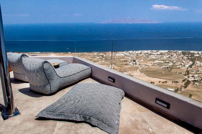 S Villa with Sea View and Heated Tub  image 2