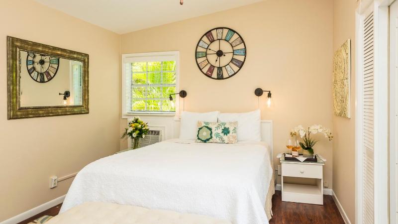 Old Town Manor - image 12