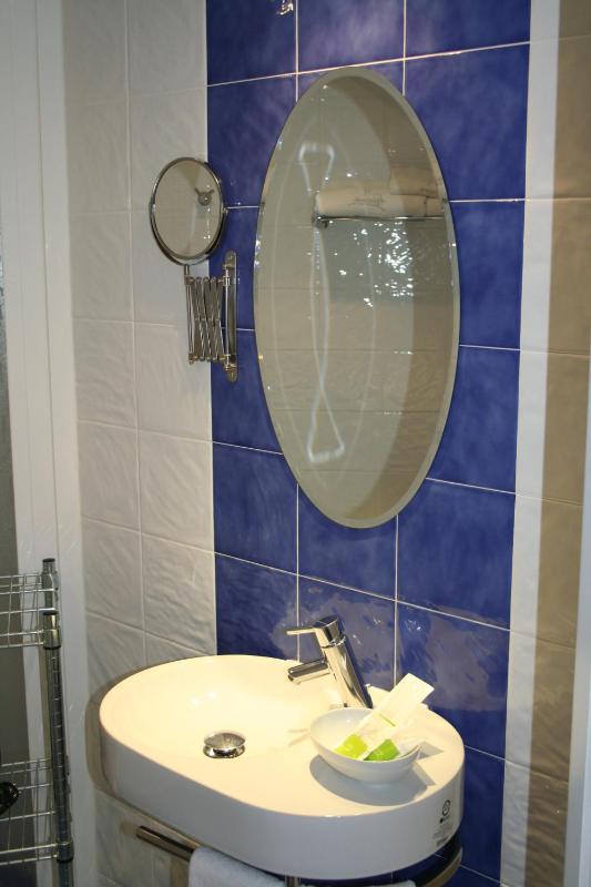 Double or Twin Room image 2