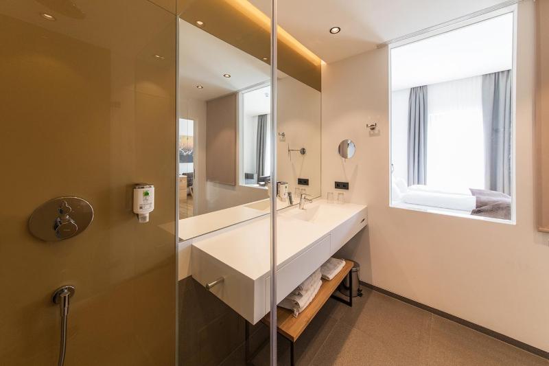 Deluxe Junior Suite image 4