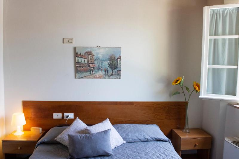 Standard Double Room image 2