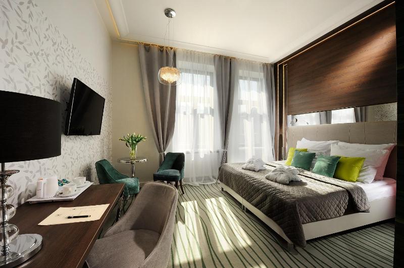 Standard Double Room image 2