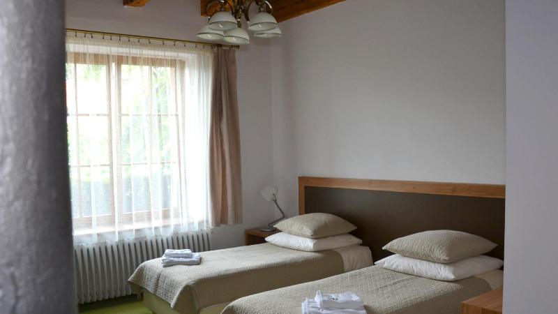 Twin Room image 2