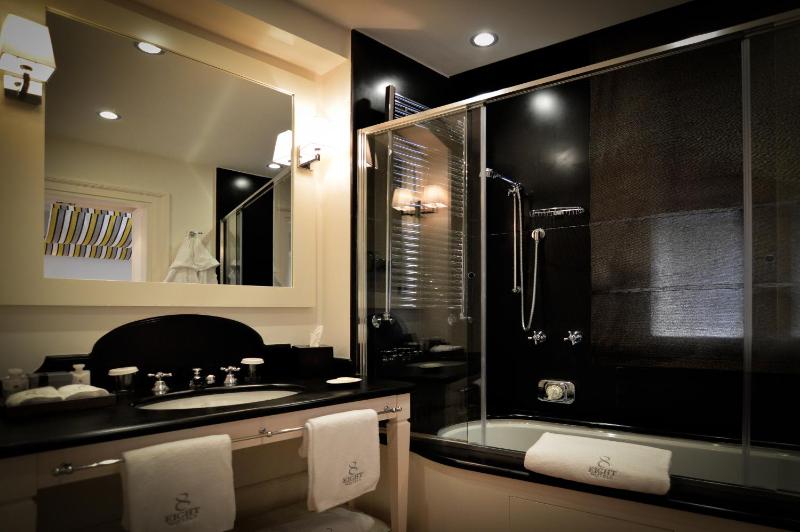 Double or Twin Room image 2