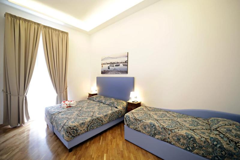 Deluxe Triple Room image 2