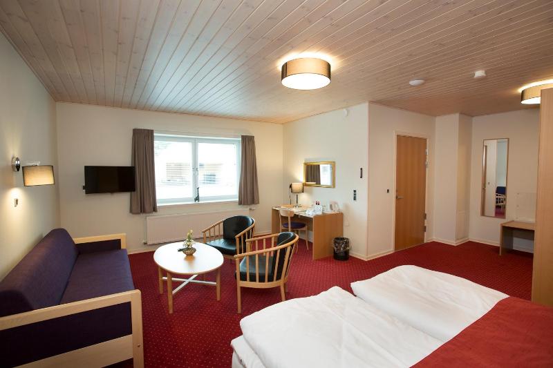 Large Double Room image 3