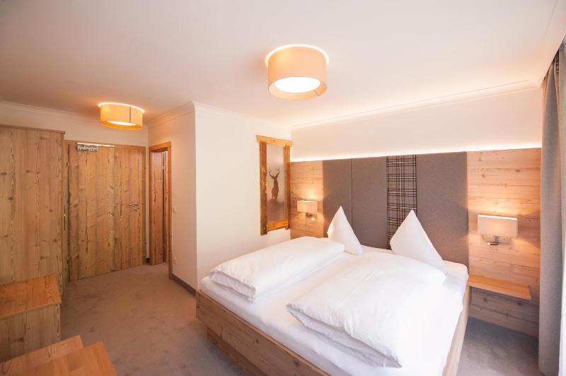 Classic Double Room with Balcony image 2