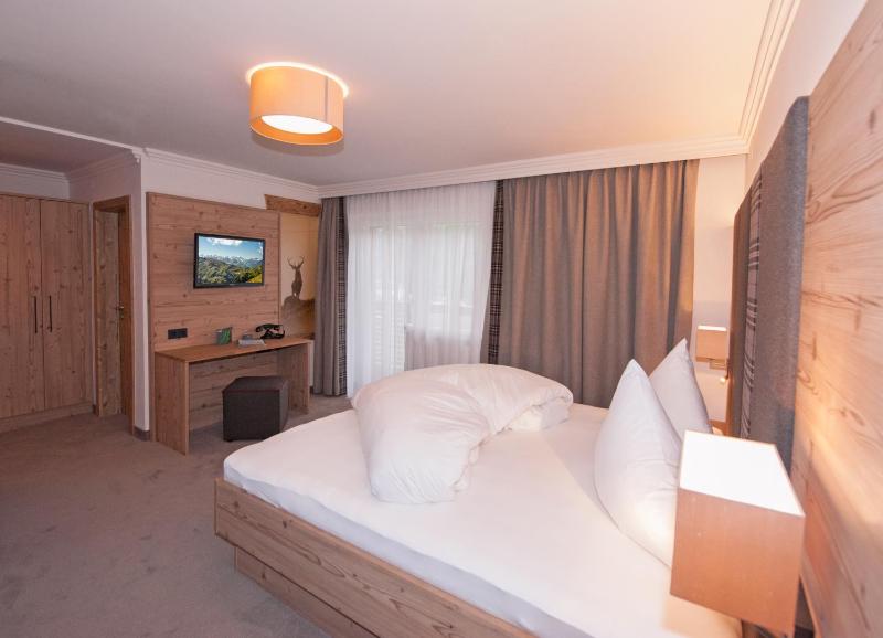 Triple Room with Balcony image 4