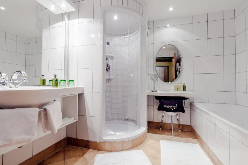 Superior Double Room image 3