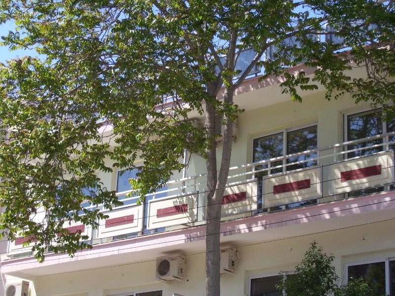 Bristol Apartments - image 34