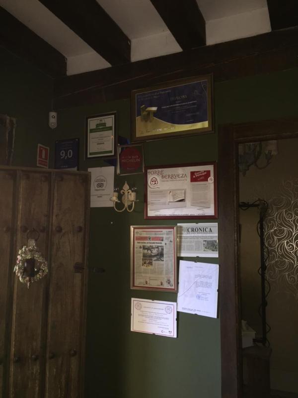 Deluxe Suite with Spa Bath image 2