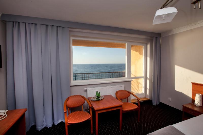 Family Room with Sea View image 1