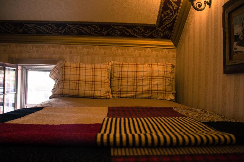 Quadruple Room image 3