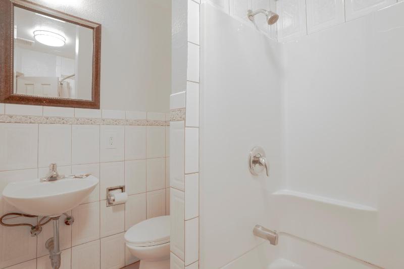 Double Room with Two Double Beds - Non-Smoking image 2