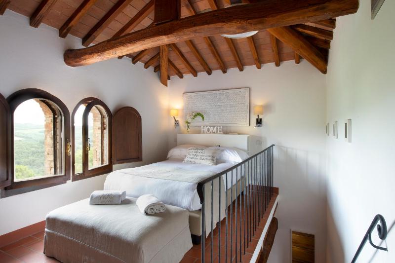Standard Double Room image 2