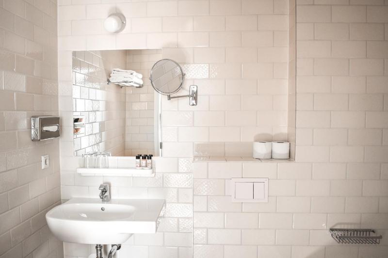King Suite image 2