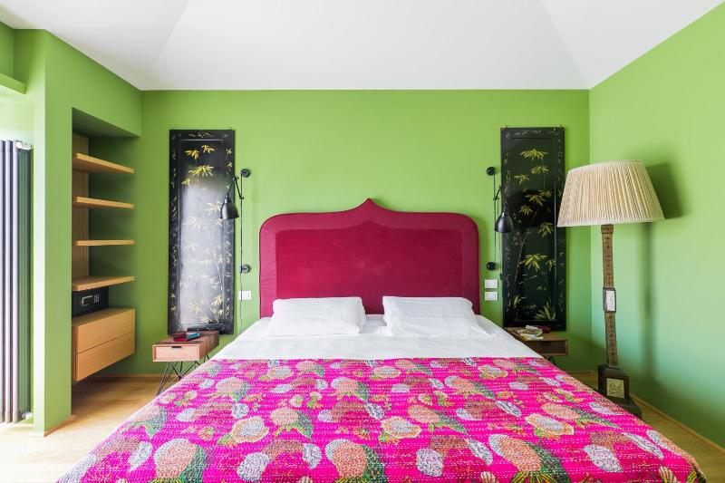 Deluxe Double Room with Terrace image 4