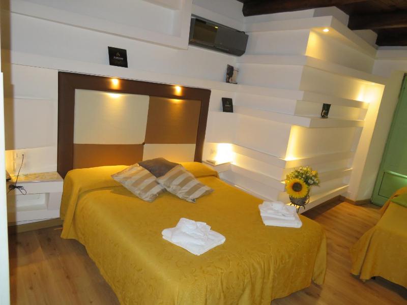 Comfort Triple Room image 2