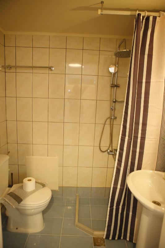 Two-Bedroom Apartment -  Semi-Basement image 3