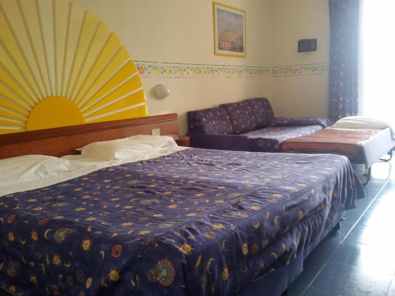 Quadruple Room image 1