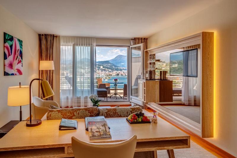 Suite with Lake View image 4