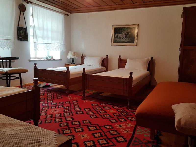 Comfort Triple Room image 4