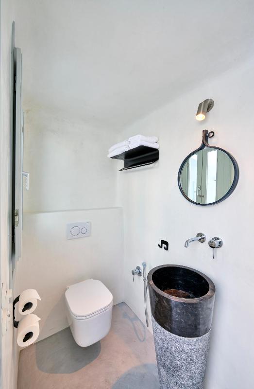 Cave Suite Oia - image 5