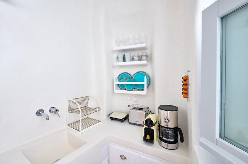 Cave Suite Oia - image 49