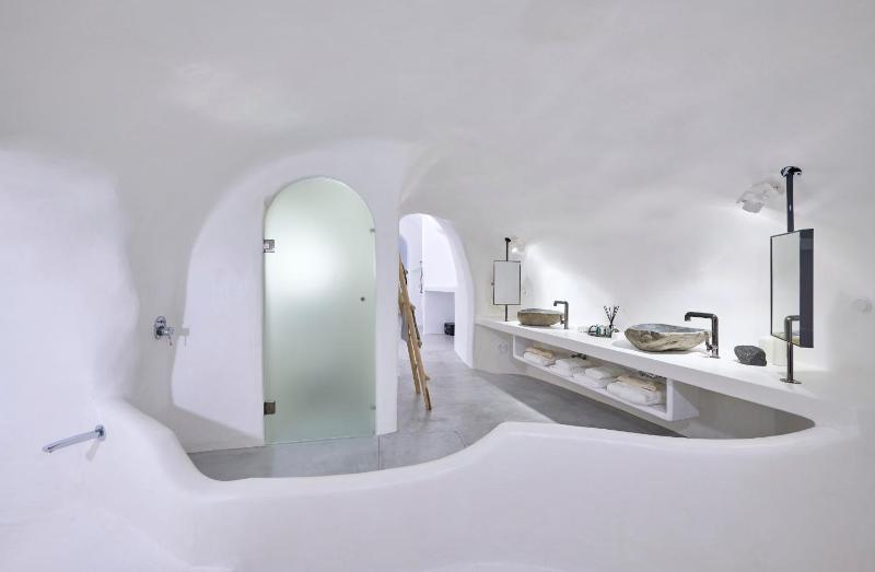 Cave Suite Oia - image 7