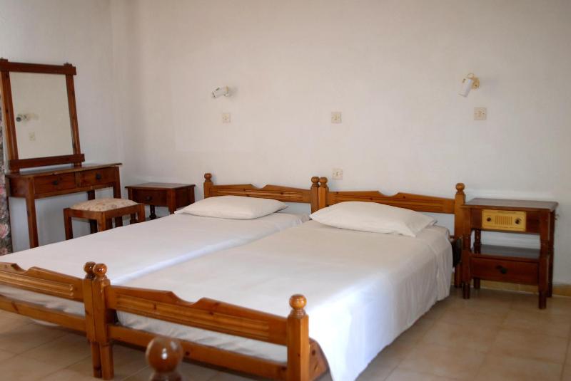 Double Room image 3