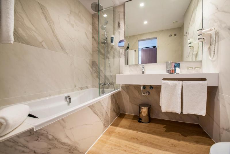 Premium Double Room (2 Adults) image 1
