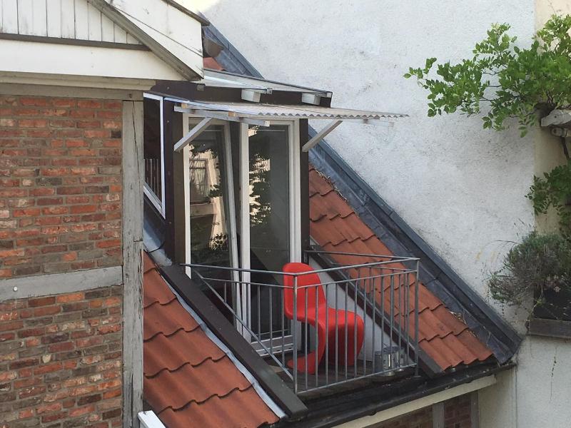 Deluxe Double Room with Balcony image 2