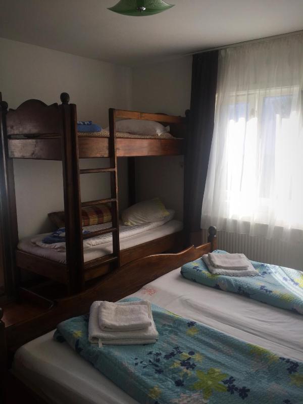 Twin Room image 2