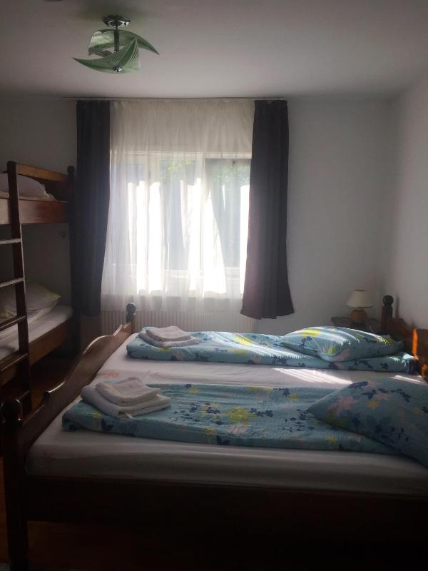 Twin Room image 3