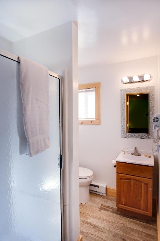 Room 2 image 2